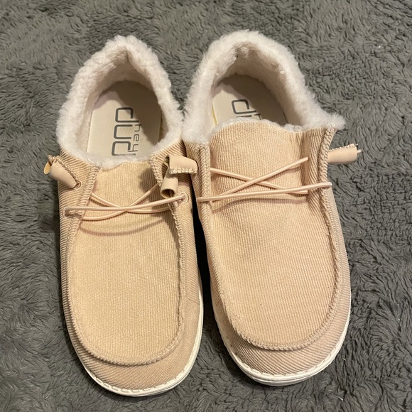 Pink fuzzy hey dudes Clearance